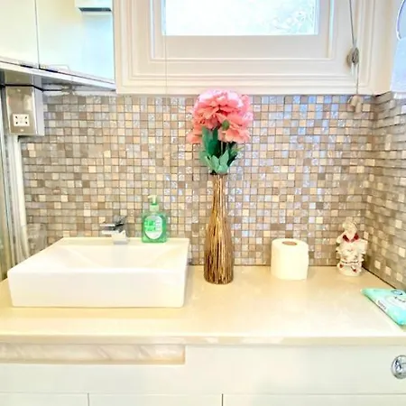 Modern And Cosy Studio Flat London Exterior photo