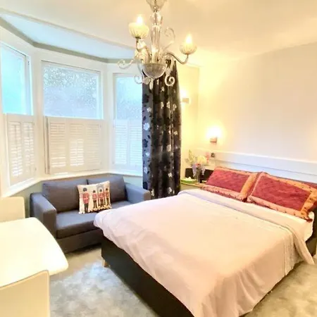 Modern And Cosy Studio Flat London Exterior photo