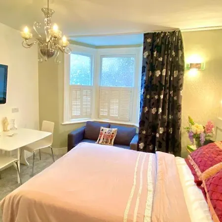 Modern And Cosy Studio Flat London Exterior photo