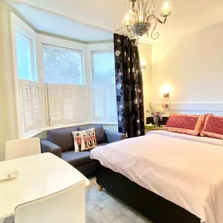 Modern And Cosy Studio Flat London Exterior photo